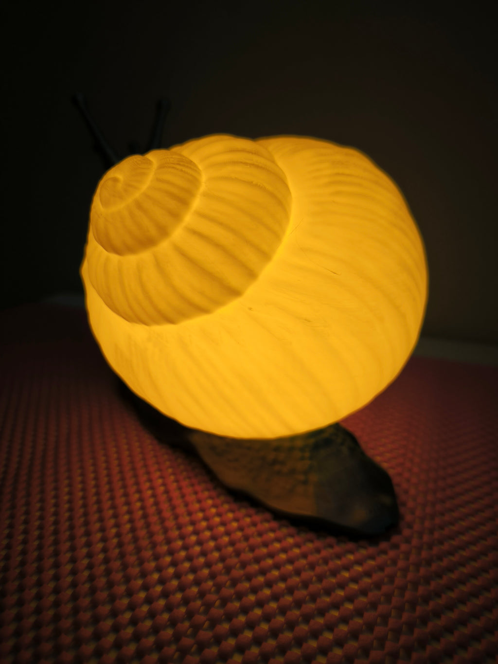 Luce d'Atmosfera "Lumaca Incantata" – Lampada da Tavolo Design 3D
