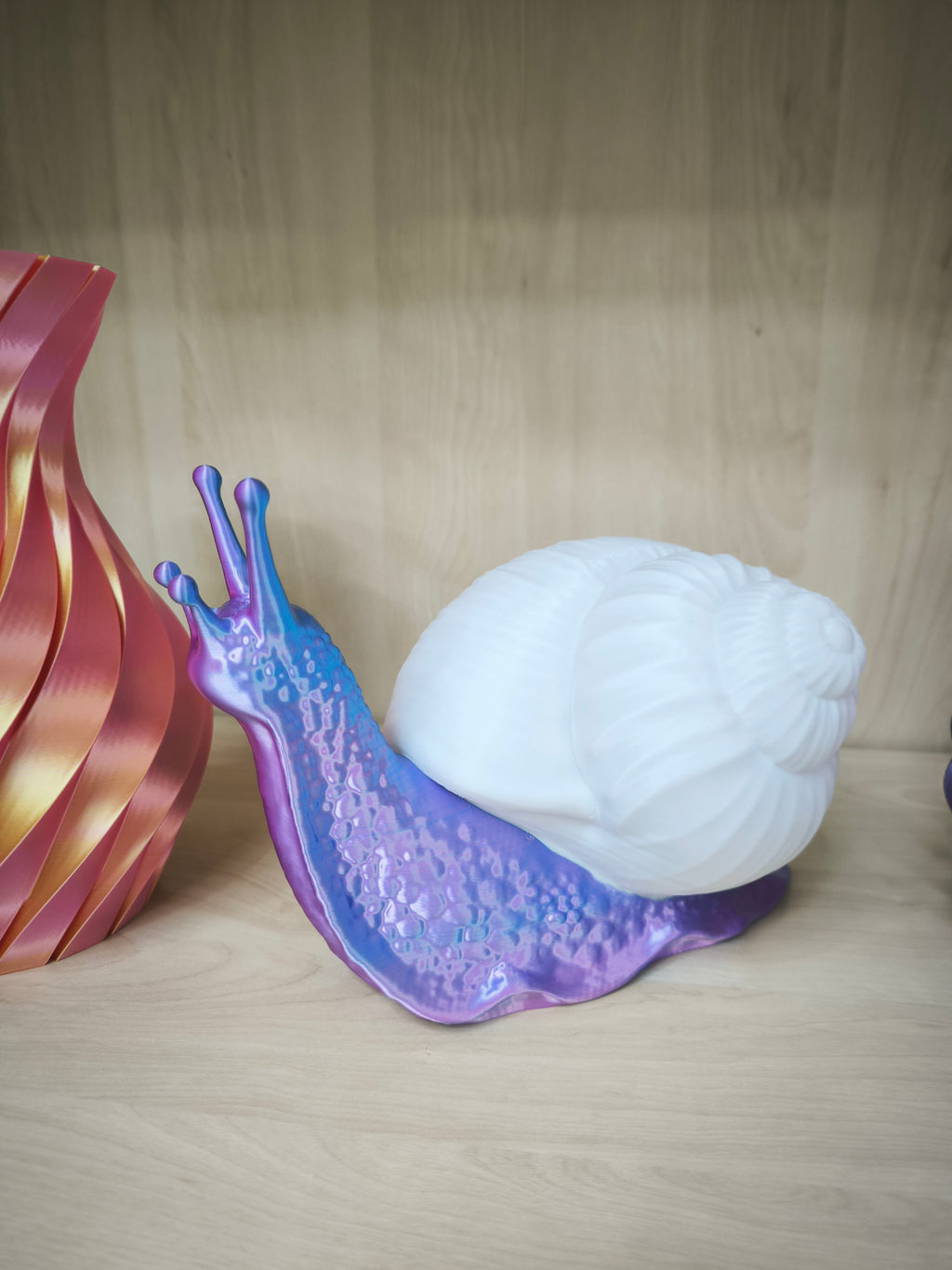 Luce d'Atmosfera "Lumaca Incantata" – Lampada da Tavolo Design 3D